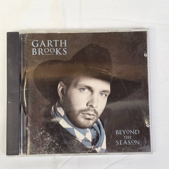 Garth Brooks Beyond The Season CD Christmas Album - Picture 1 of 3